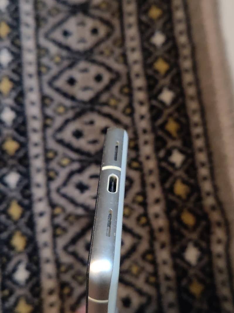 Google Pixel 7 4