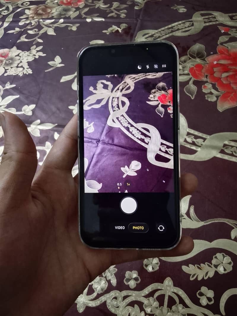 Apple iPhone 13 0