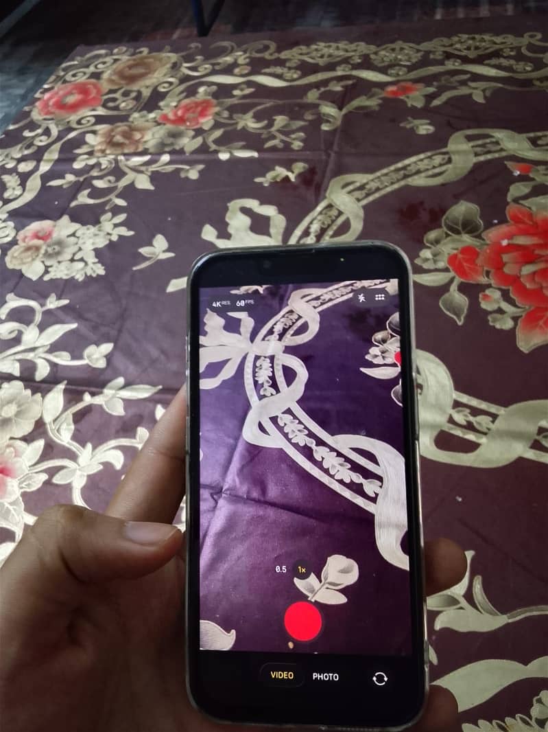 Apple iPhone 13 4