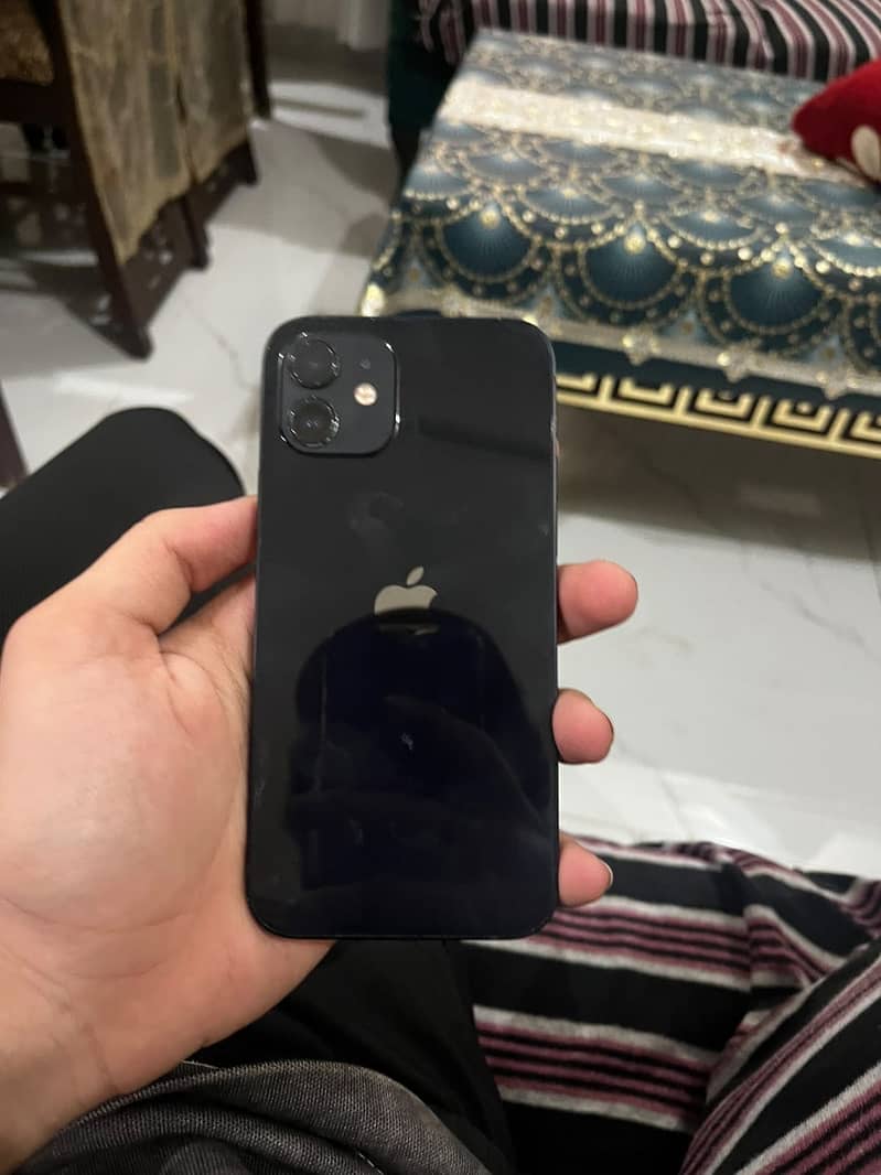 Apple iPhone 12 6