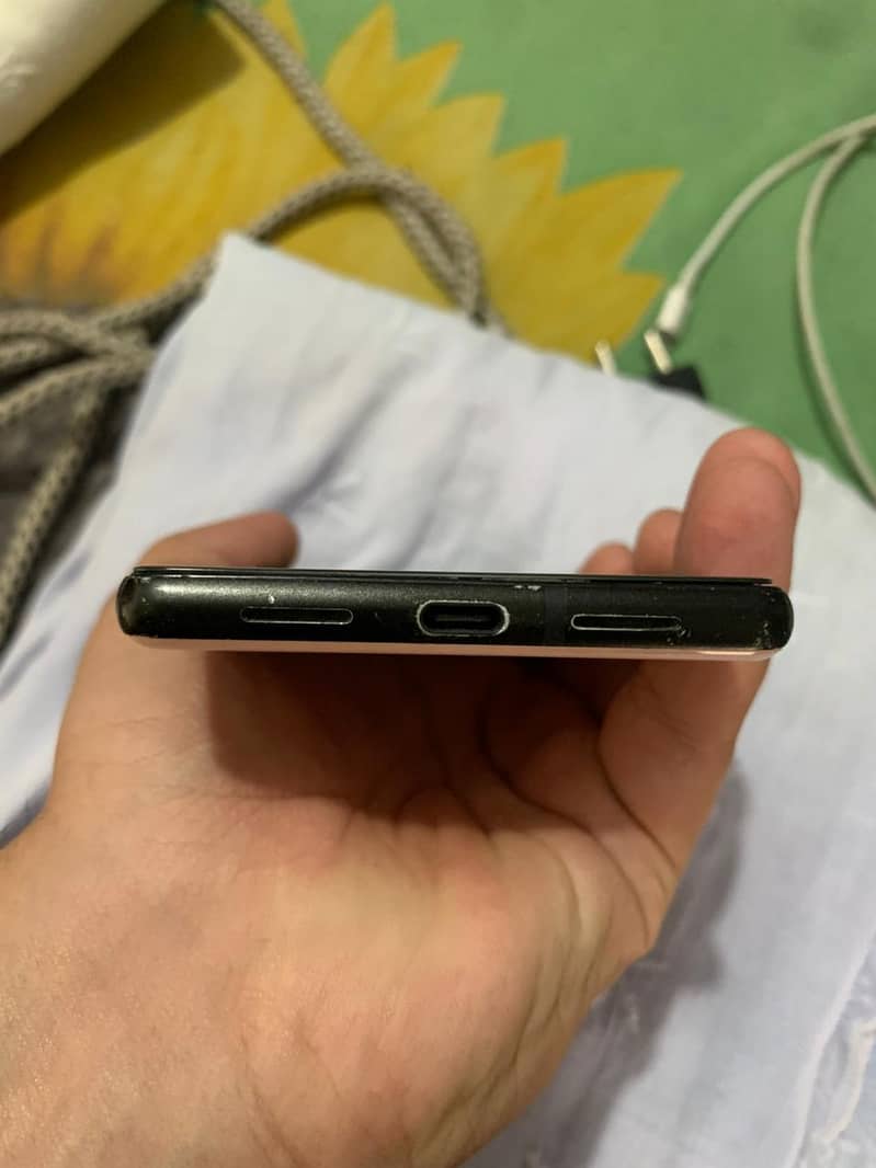 Google Pixel 6 4
