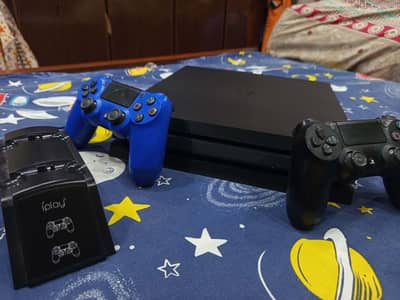 PS4 PRO WITH ORIGINAL BOX FOR SALE