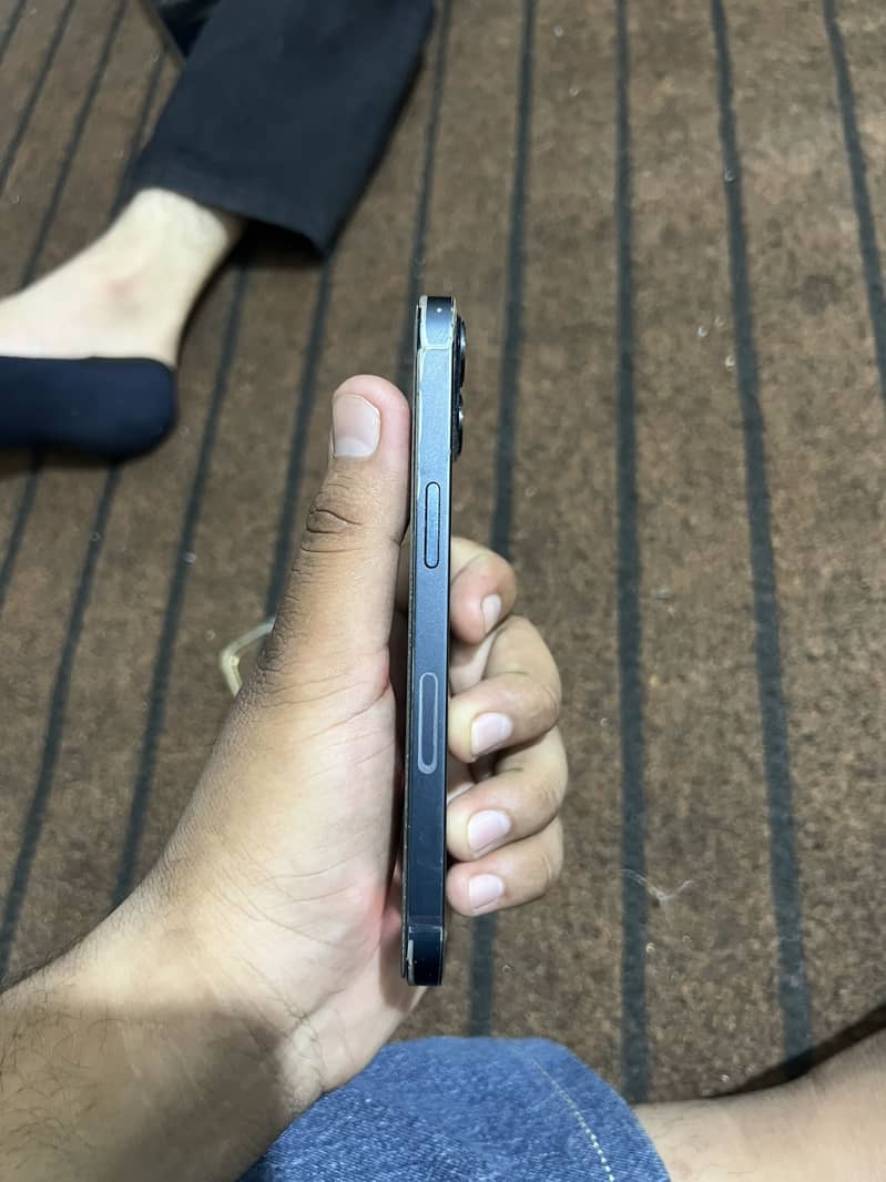 Apple iPhone 13 3