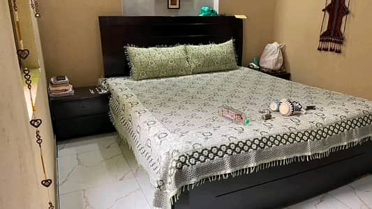 Room for 1 girl in johar town