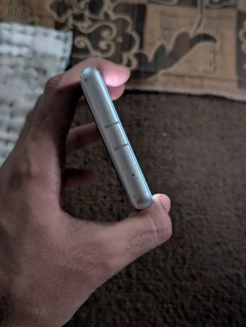 Google Pixel 7a 5