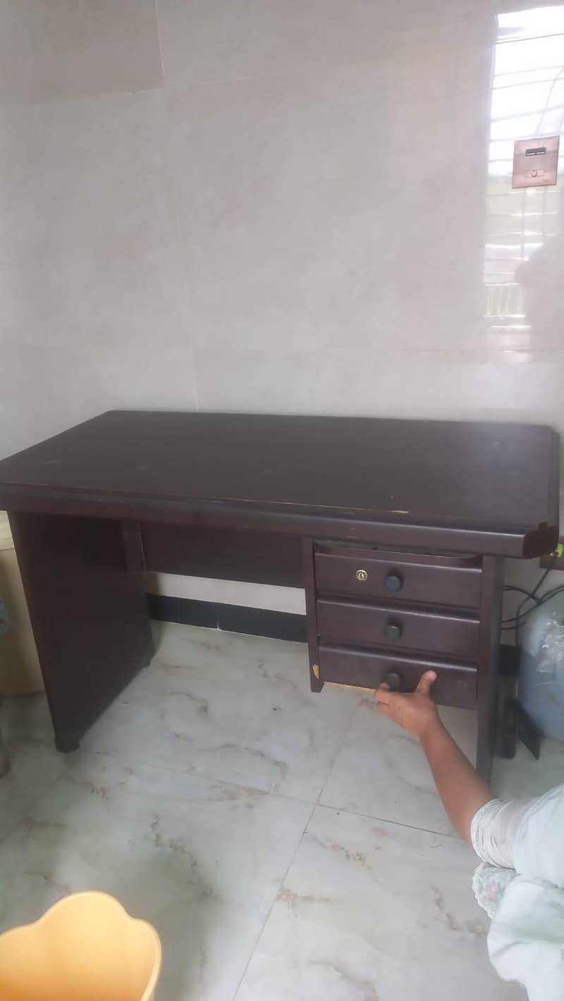 Computer & Study Table For Sale Condition 10/10 1
