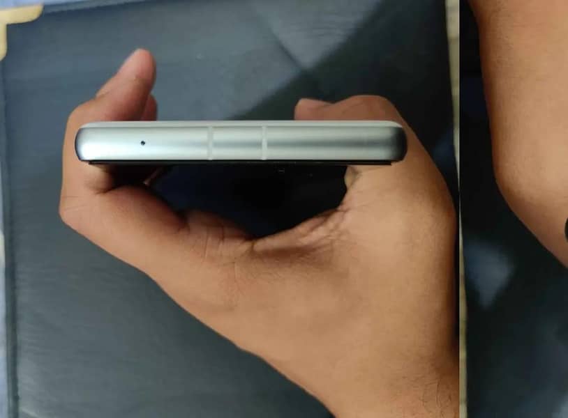 Google Pixel 7a 3