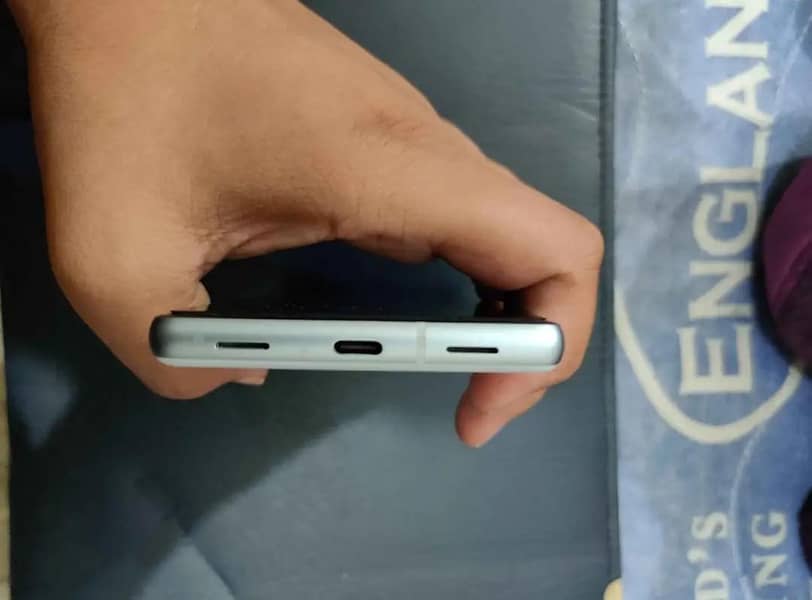 Google Pixel 7a 4