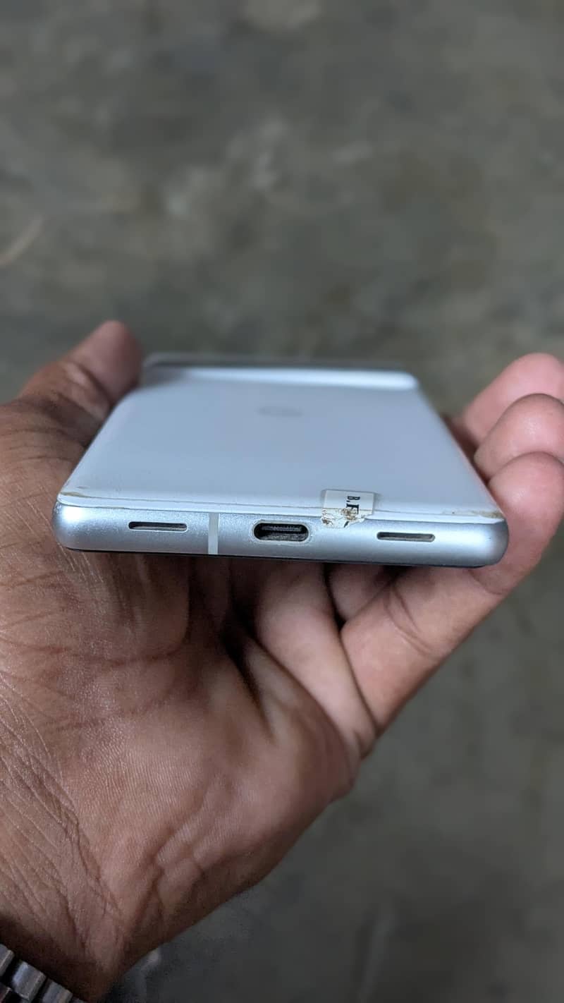 Google Pixel 7a 1
