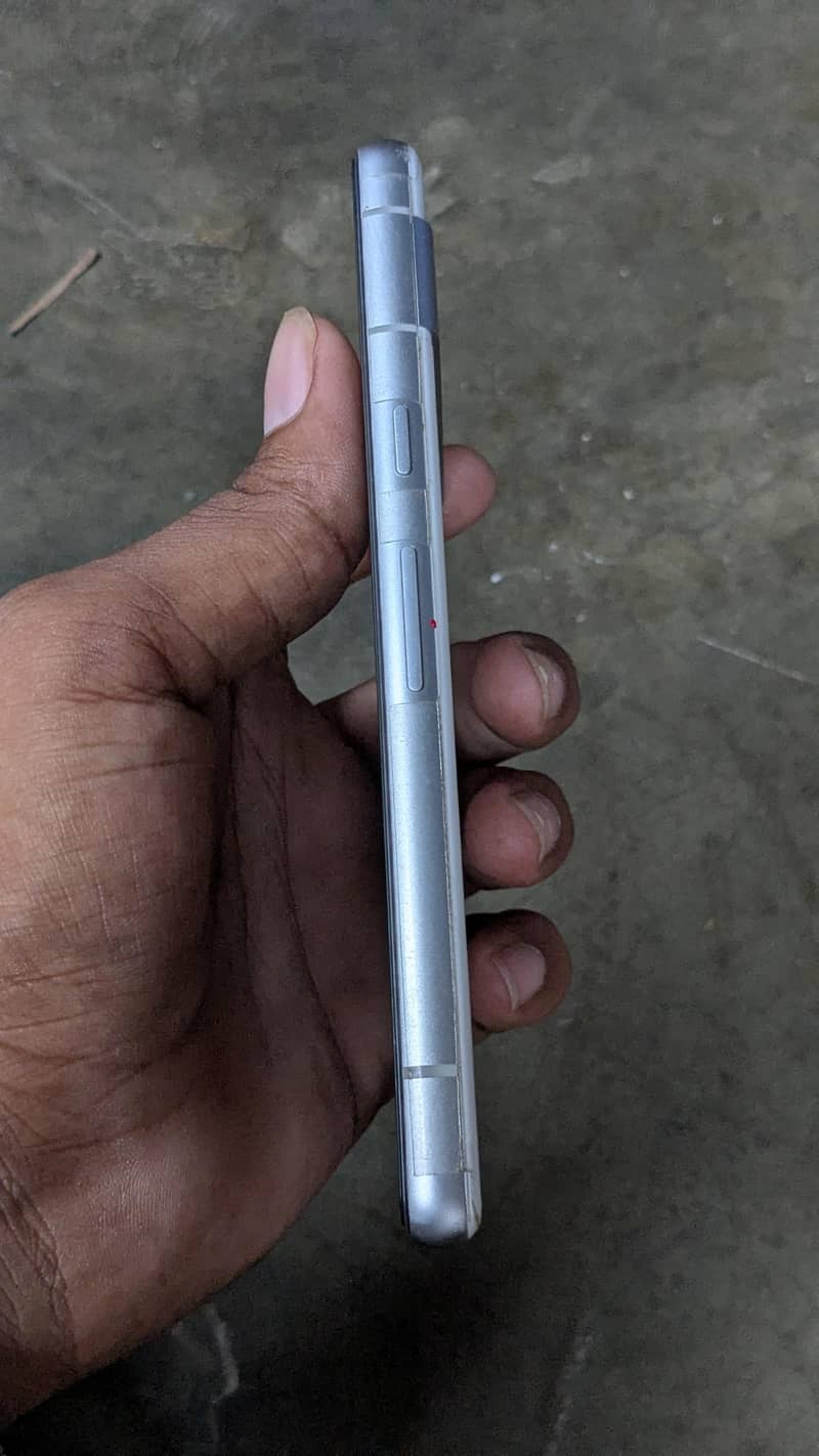 Google Pixel 7a 2