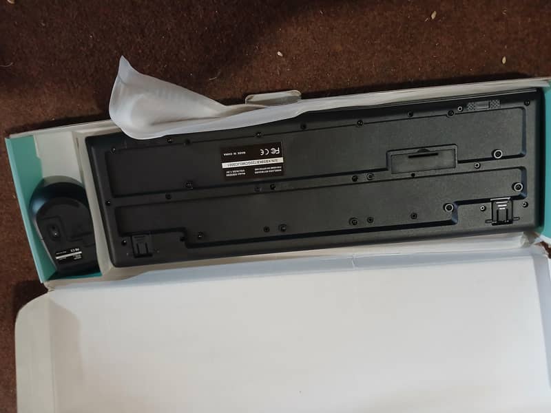 Logitech MK290 Wireless Keyboard & Mouse Combo 2