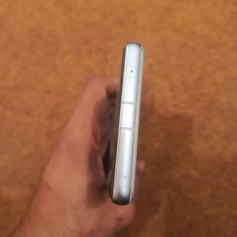 Google Pixel 7a 4