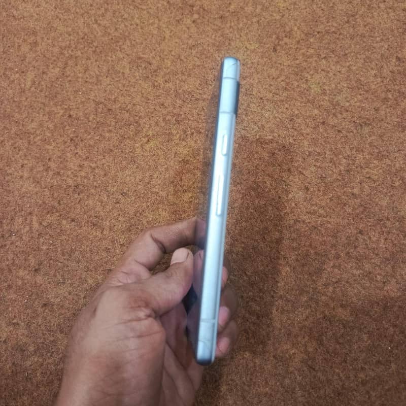 Google Pixel 7a 5