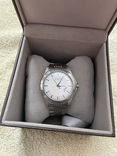 Gucci men brand new original watch with box and everything for sale