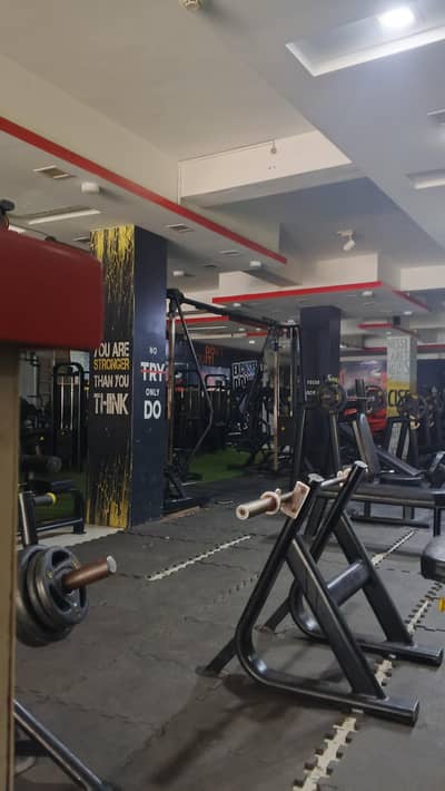 Gym Reception Boy Required - Evening 4PM-12AM