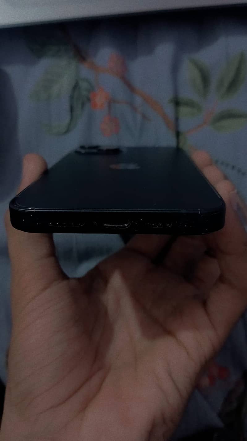 Apple iPhone 13 3