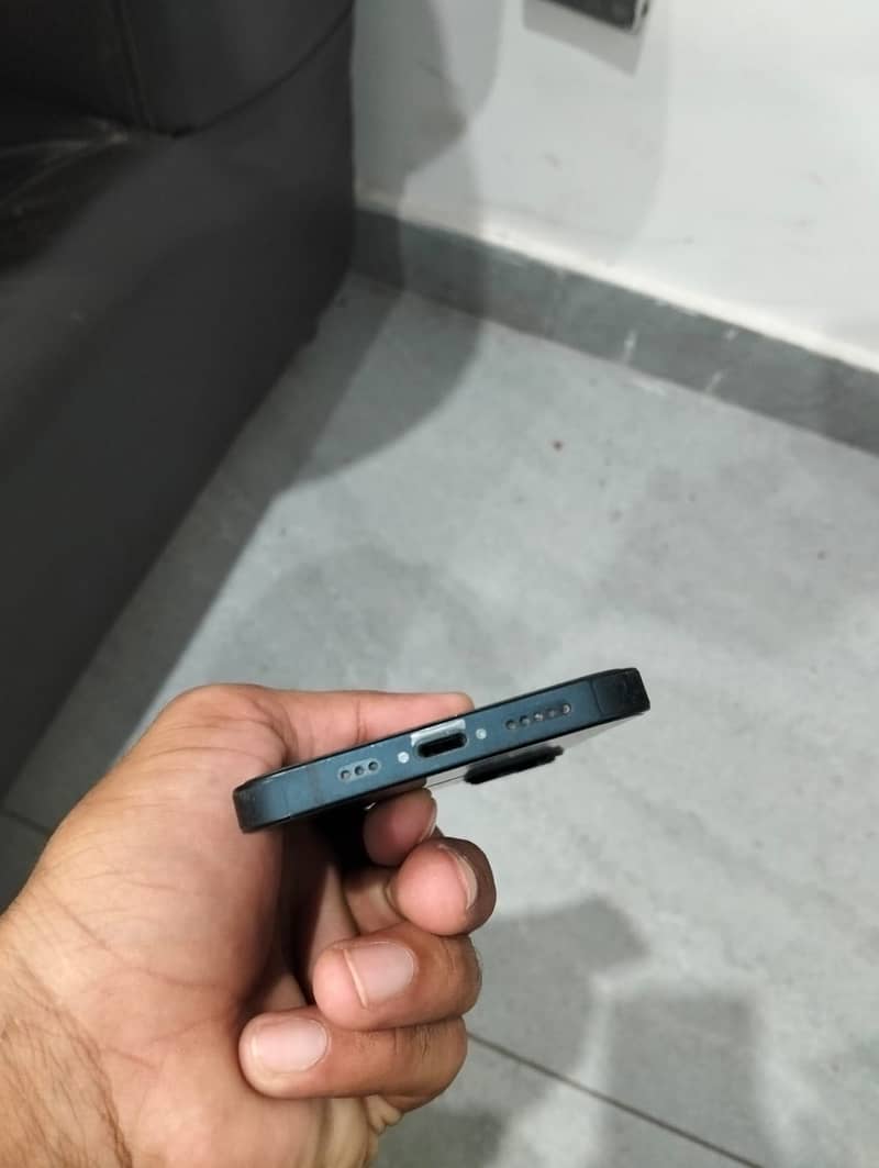 Apple iPhone 13 1