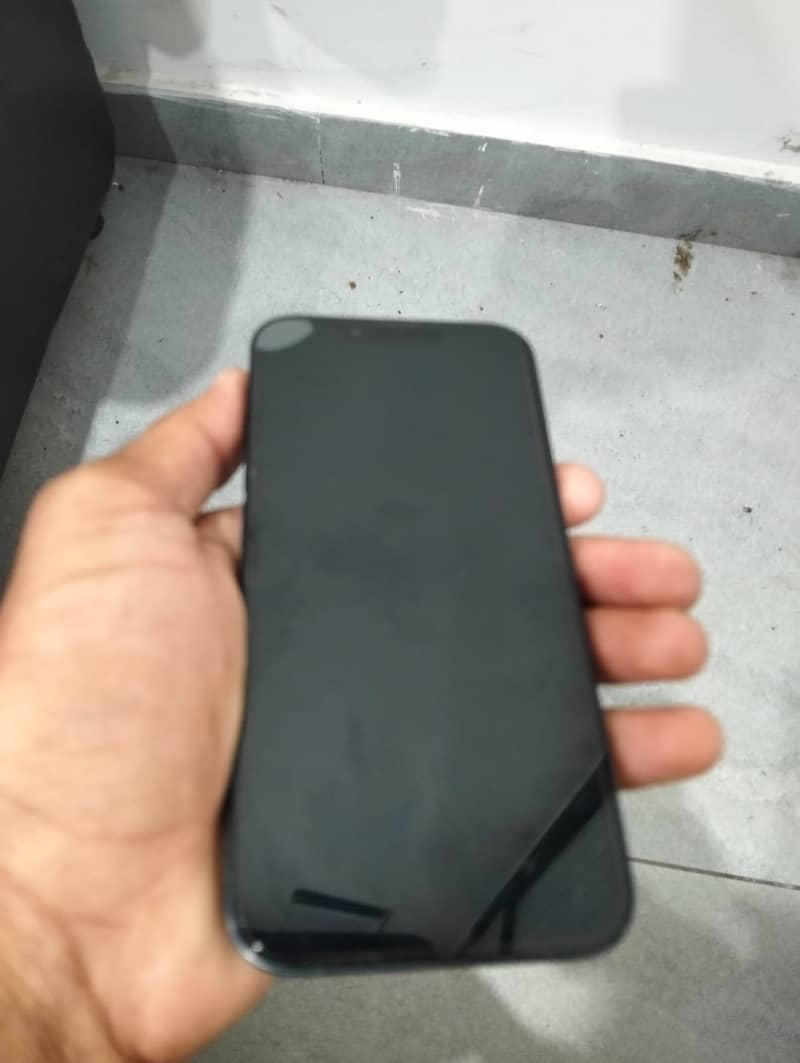 Apple iPhone 13 2