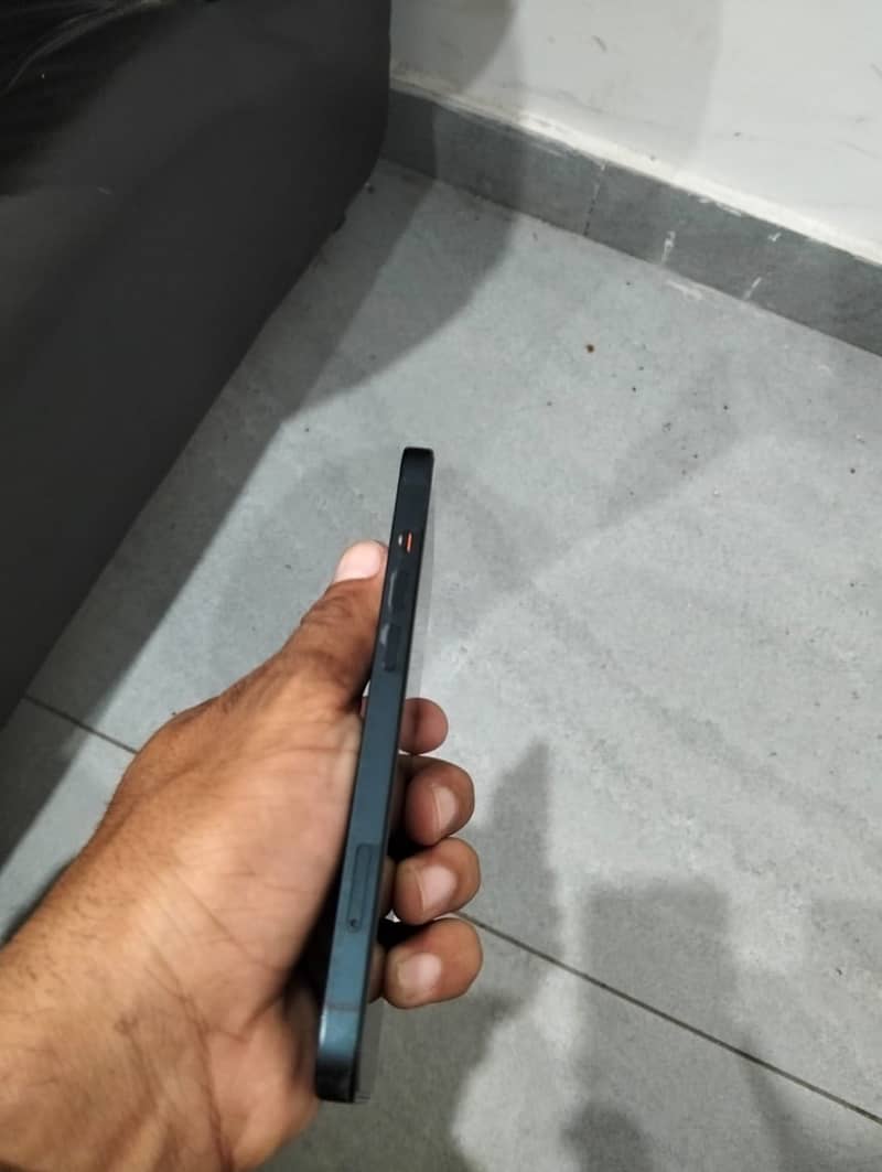 Apple iPhone 13 3
