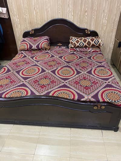 Bed and dressing