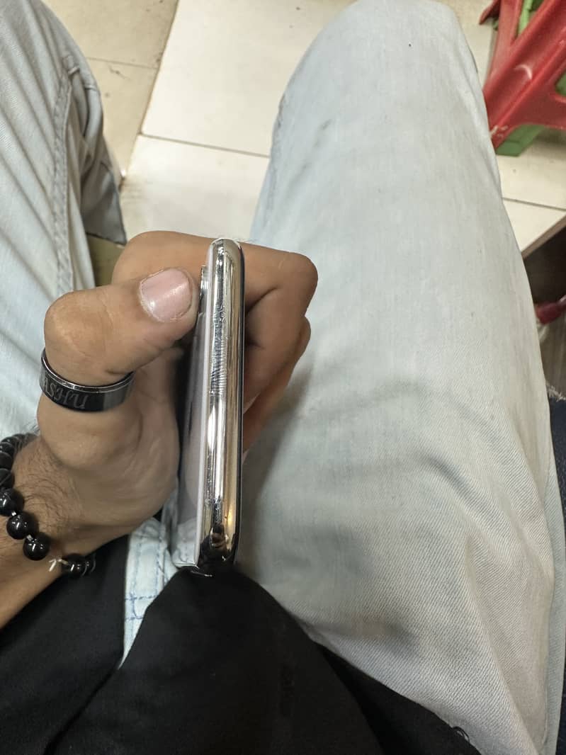 Apple iPhone X 3