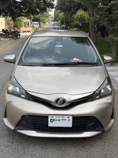 Toyota Vitz 2015