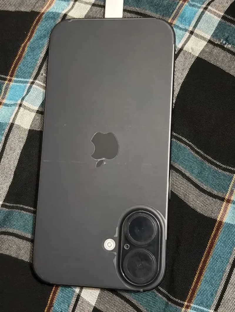 Apple iPhone 16 0