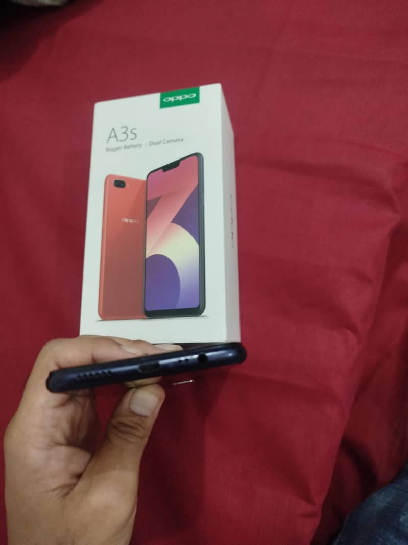 OPPO A3s 4