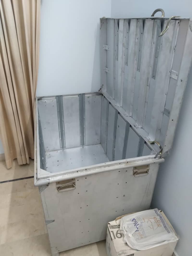 storage trunk 3