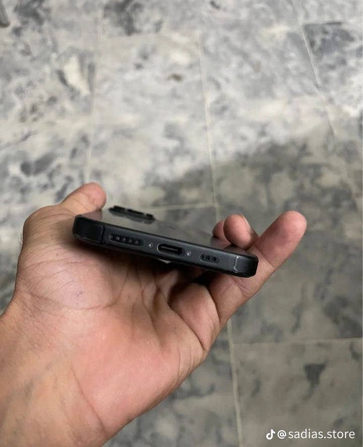 Apple iPhone 15 2