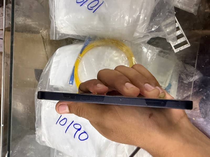 Apple iPhone 13 1