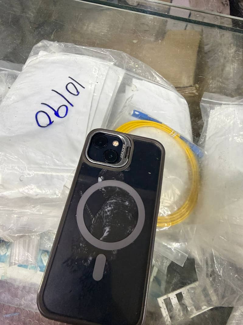 Apple iPhone 13 3