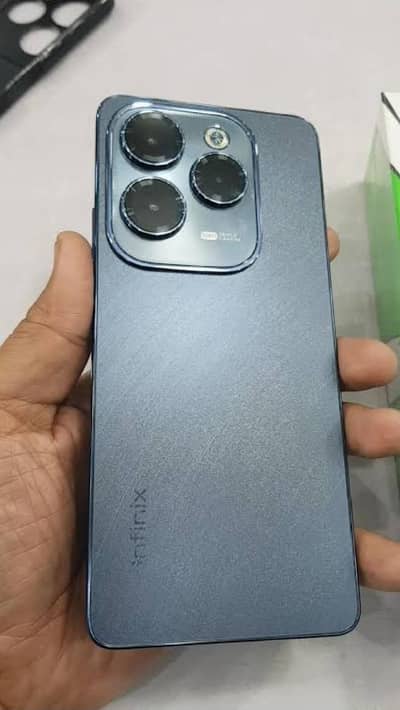 Infinix HOT 40 Pro (8GB + 8GB / 256GB)