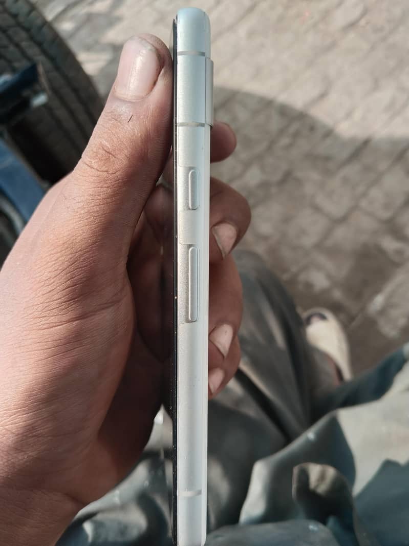 Google Pixel 7a 2