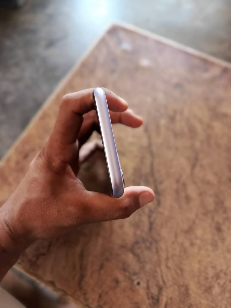 Apple iPhone 11 5