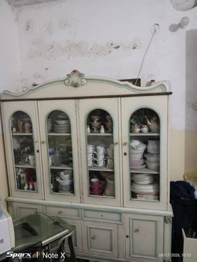 wooden showcase + singhar daan