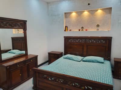 Beautiful Solid Wooden King Size Bed Set – Excellent Condition
