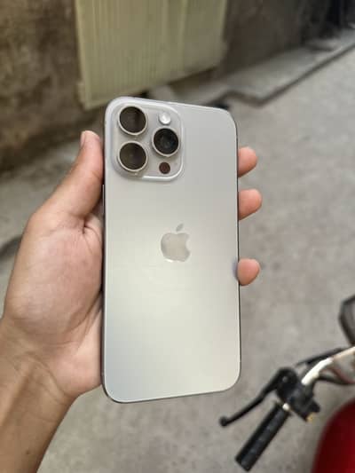 I phone 15 pro max 256 gb JV 10/10 85 battery health only phone
