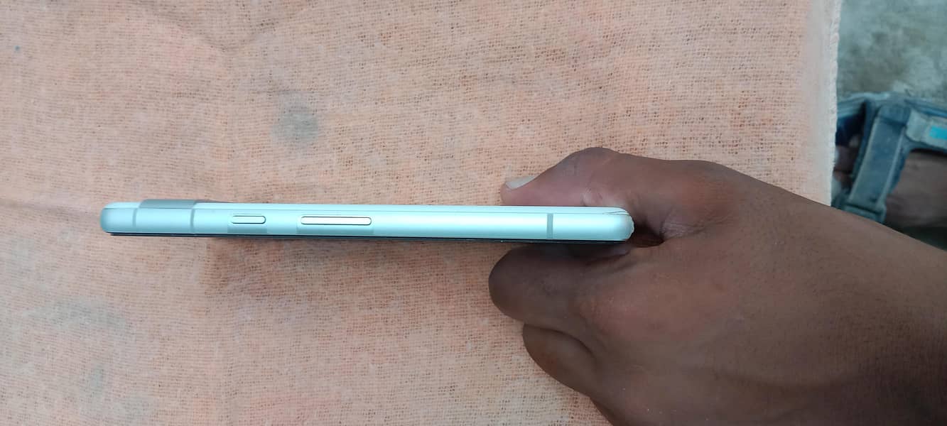 Google Pixel 7a 3