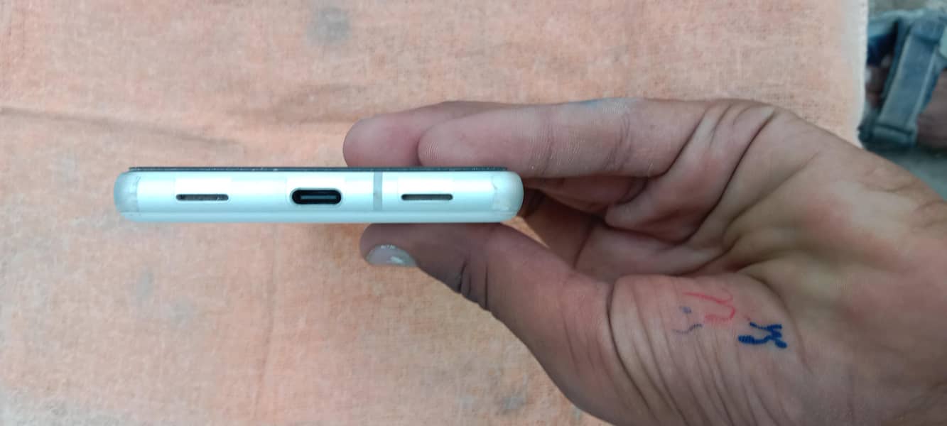 Google Pixel 7a 4