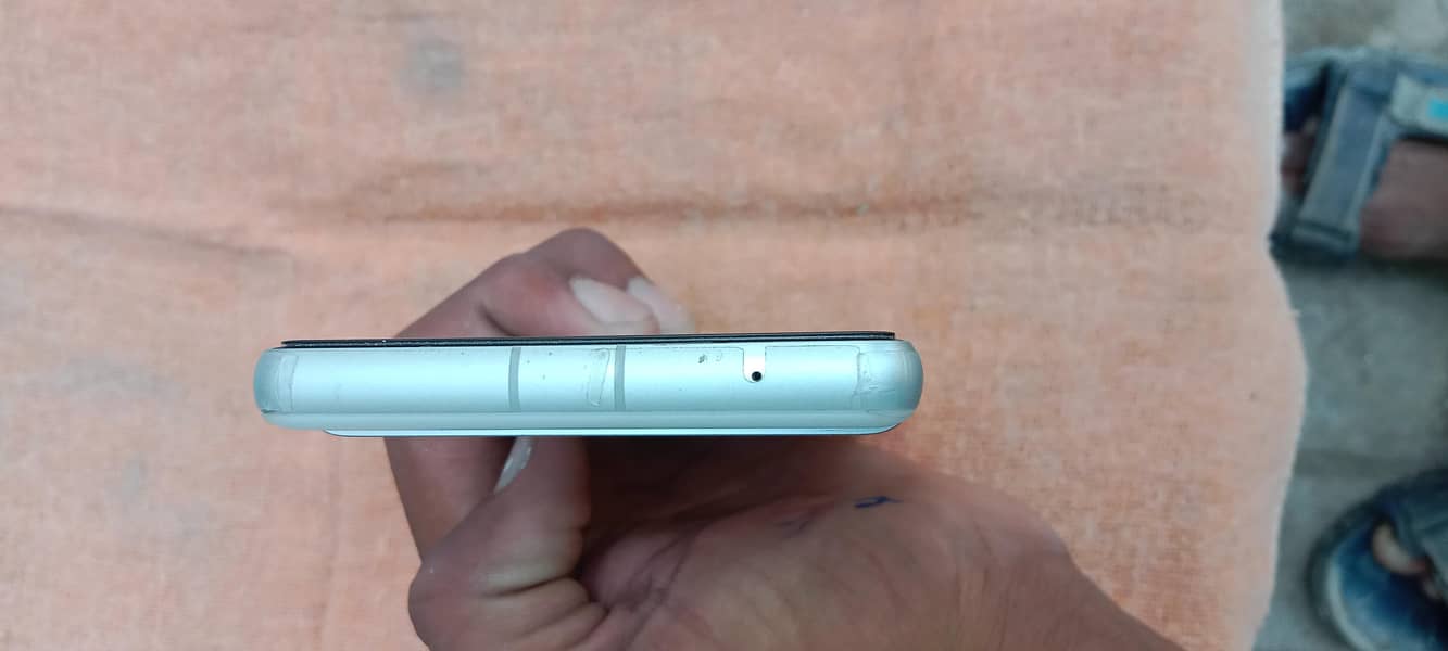 Google Pixel 7a 5