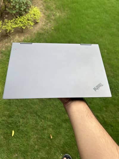 Lenovo thinkpad x1 yoga 1TB ssd i7 8th gen