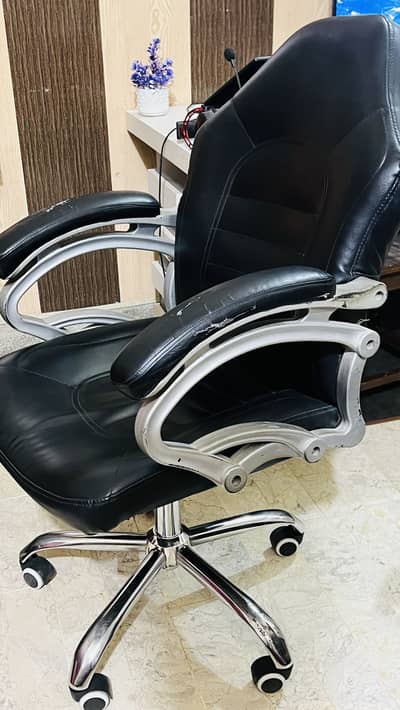 Steel office chair | 9/10 condition