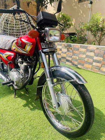 HONDA CG 125. ( 24 bata 25 ) ( APNI APNI OFFERS DEIN )