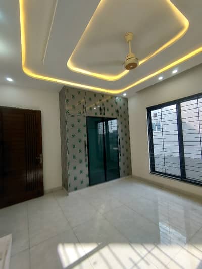 1 Kanal Luxury Portion For Rent