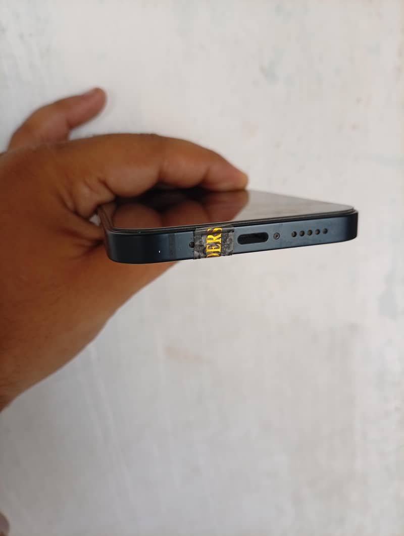 Apple iPhone 13 3
