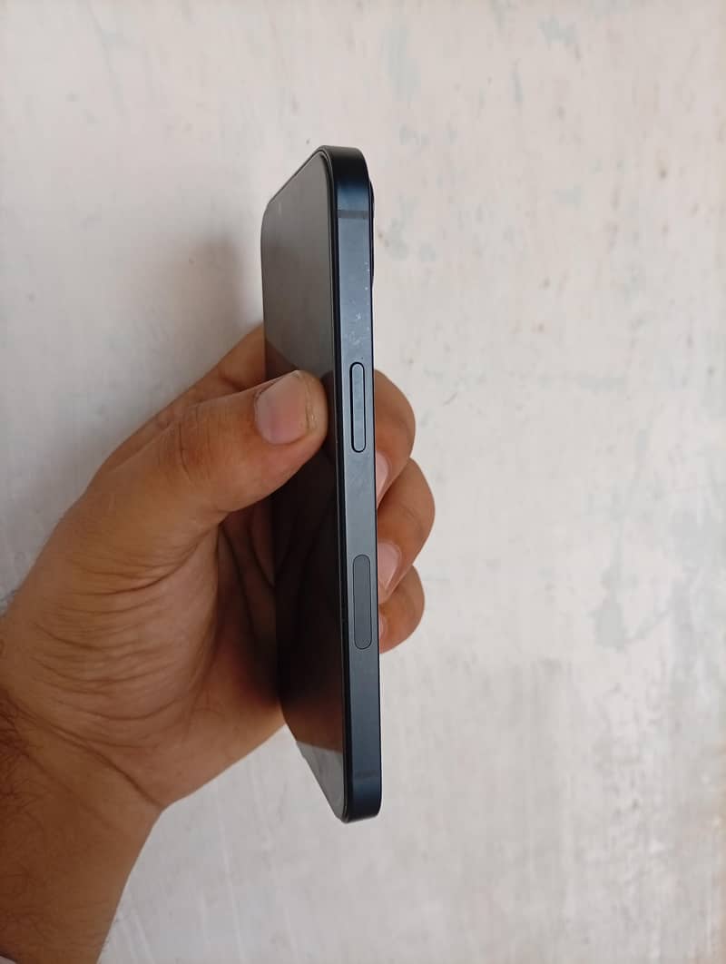 Apple iPhone 13 4
