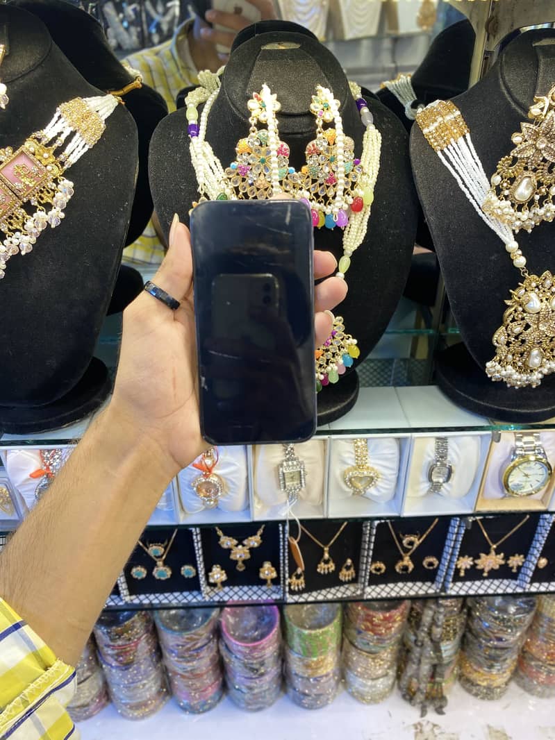 Apple iPhone 13 4