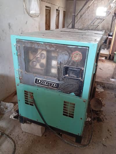 GENERATOR FOR SALE URGENT  (ENGINE SEAL)
