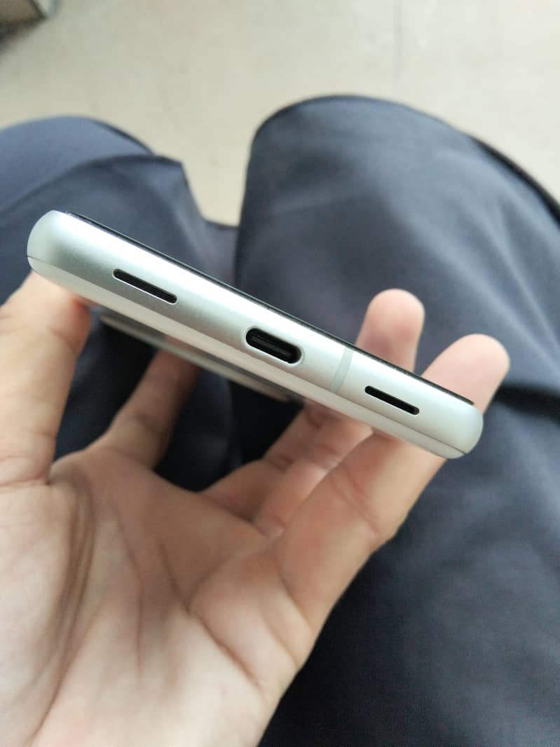 Google Pixel 7a 5